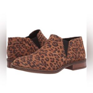 Clarks. Leather ankle booties. Leopard print. Sz 6.5 Worn once. Great condition